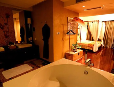 杭州养生会所的黄昏恋:当爱情遇上八十岁